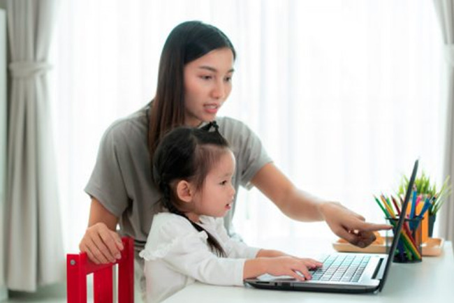 Parents Should Get to Know What Their Kids Are Doing Online